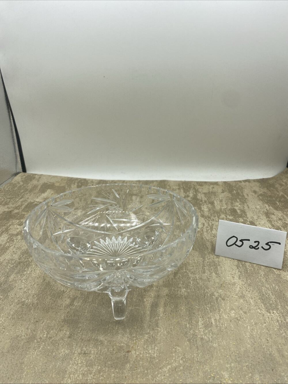 Vintage Pinwheel W/Star Of David Crystal Cut Bowl 6 1/4” Diameter 3 Footed